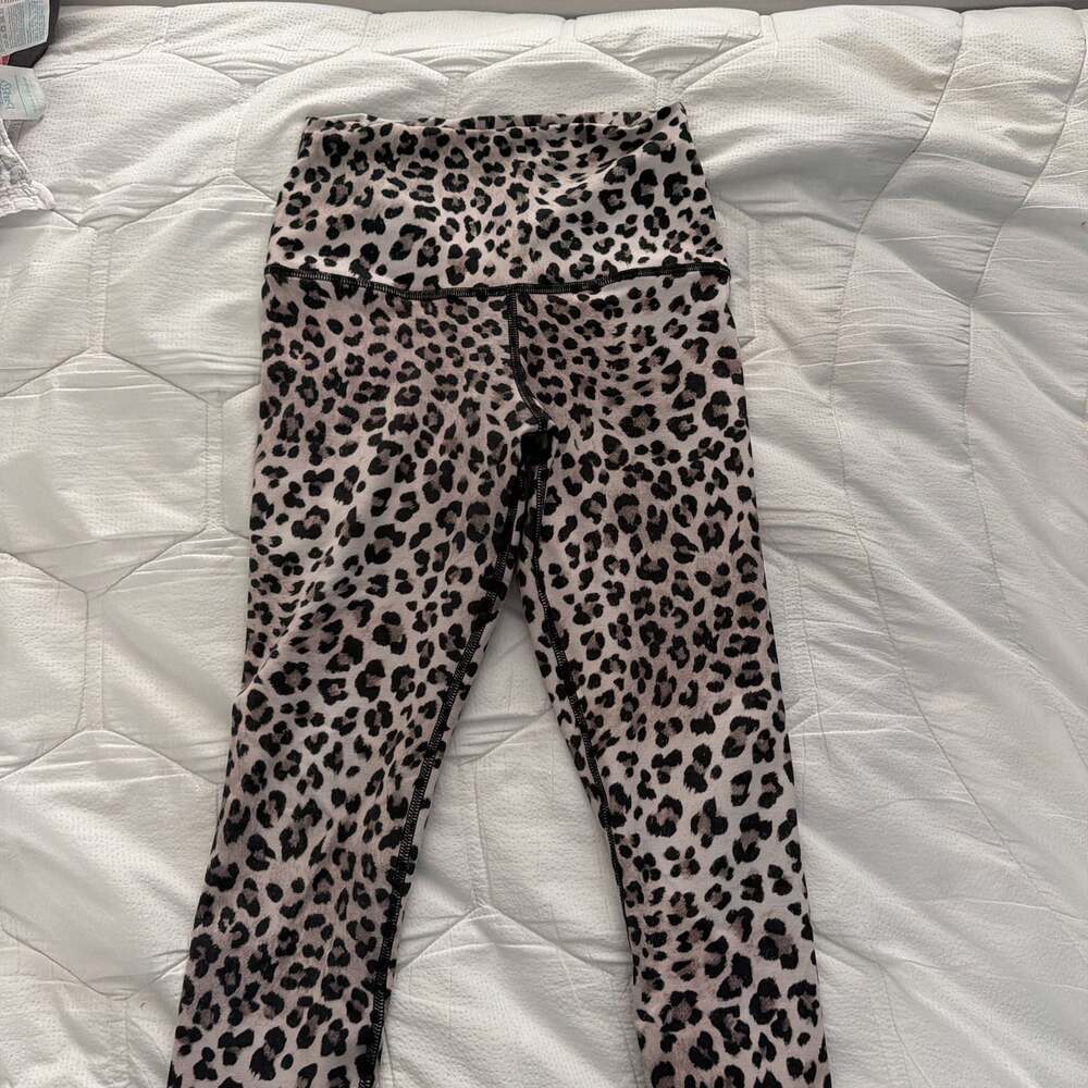 EVOLUTION AND CREATION LEOPARD 7/8 LENGTH LEGGINGS sz M NEW AUTHENTIC